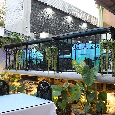 Hotel Villa Antigua ซานซัลวาดอร์ ภายนอก รูปภาพ