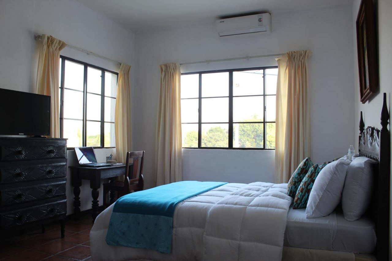 Hotel Villa Antigua ซานซัลวาดอร์ ภายนอก รูปภาพ