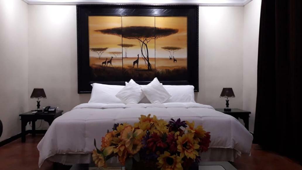 Hotel Villa Antigua ซานซัลวาดอร์ ภายนอก รูปภาพ