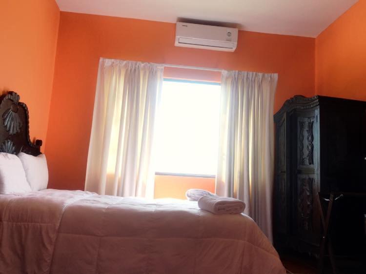 Hotel Villa Antigua ซานซัลวาดอร์ ภายนอก รูปภาพ