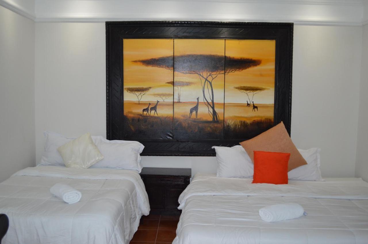 Hotel Villa Antigua ซานซัลวาดอร์ ภายนอก รูปภาพ